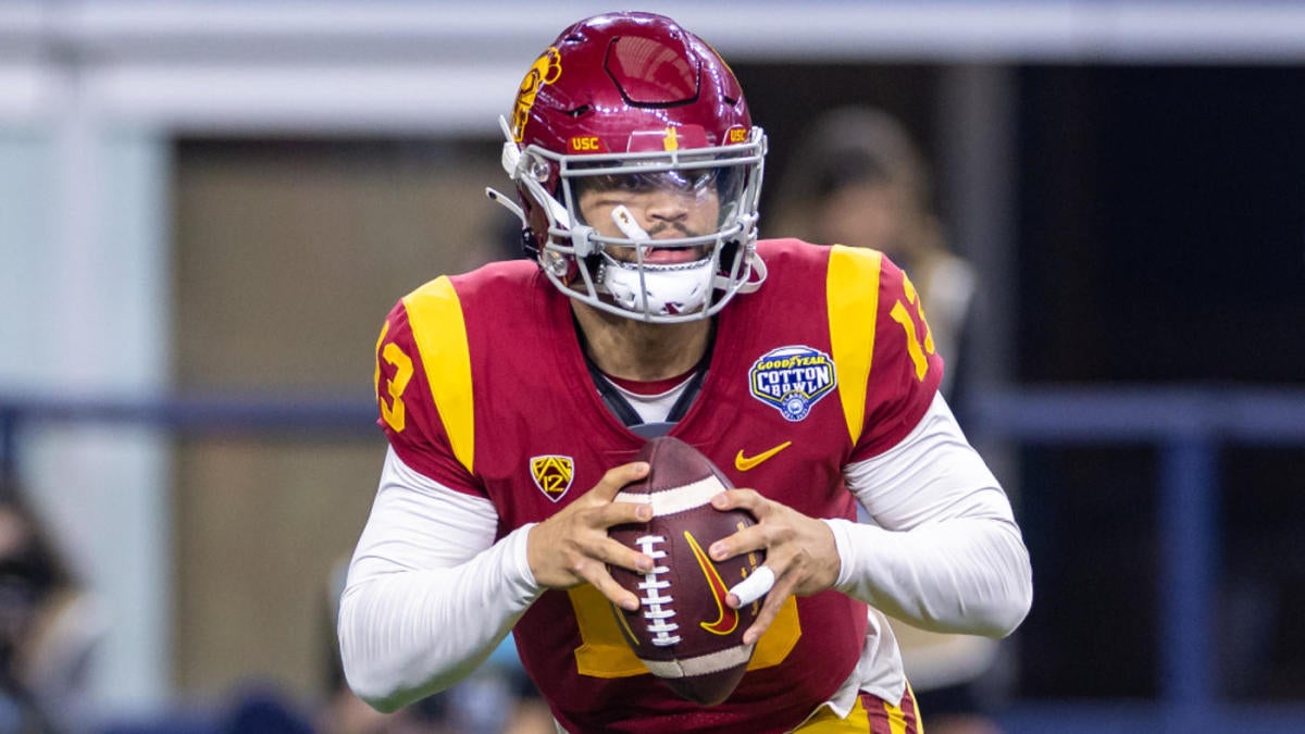 Ranking the Top 100 Prospects in the 2024 NFL Draft according to PFF's 'Big  Board'! (1-10) 👇 1. Caleb Williams, QB, USC 2. Marvin…
