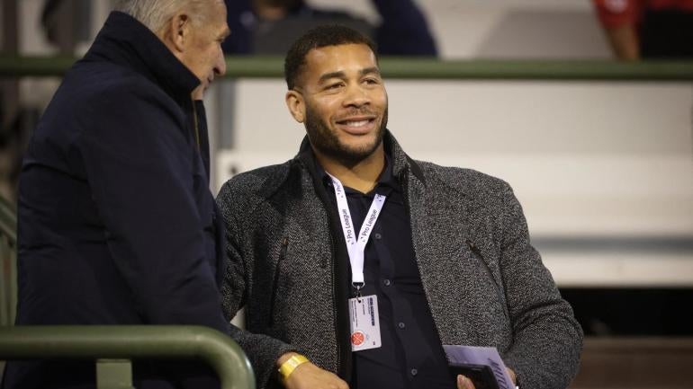 US Soccer menunjuk mantan bintang USMNT Oguchi Onyewu sebagai wakil presiden olahraga US Soccer menunjuk mantan bintang USMNT Oguchi Onyewu sebagai wakil presiden olahraga