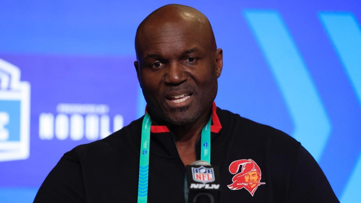 Todd Bowls, head coach of NFL's Tampa Bay Buccaneers fulfills promise to  mom by earning bachelor's degree 37 years after leaving college