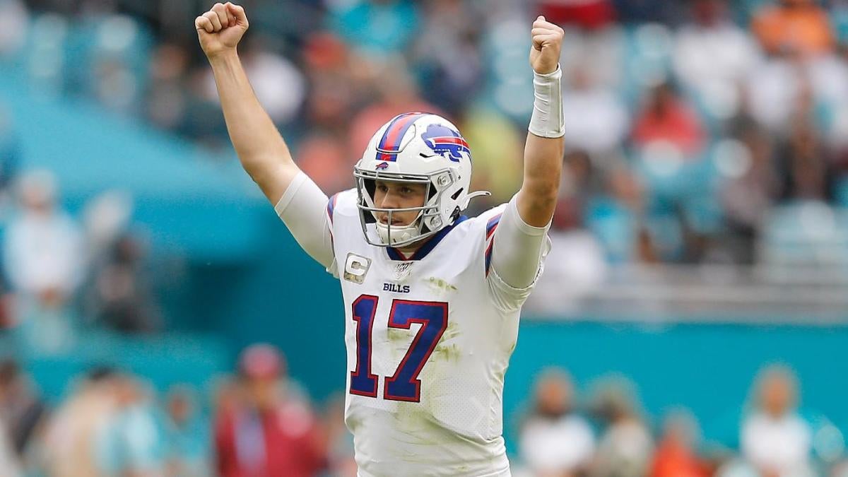 Dawson Knox of the Buffalo Bills catches a pass in front of Justin News  Photo - Getty Images