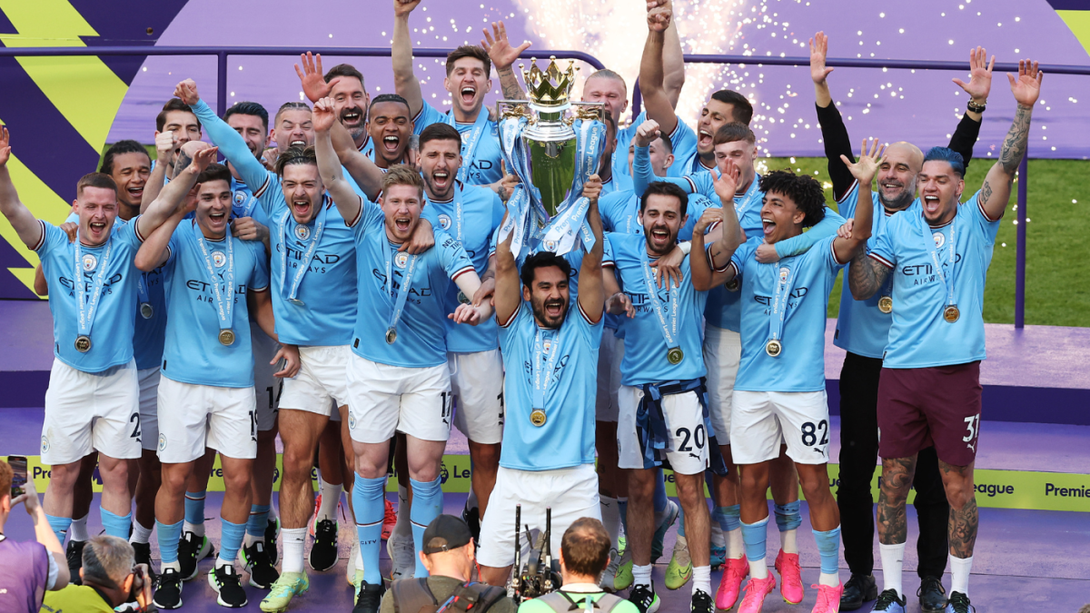 Manchester City lift the Premier League trophy Erling Haaland, Kevin