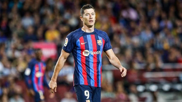 robert-lewandowski-getty-images-barcelona-cbs.jpg