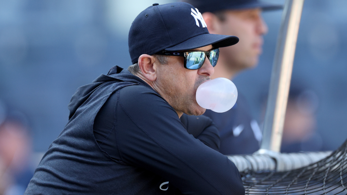 Yankees' Aaron Boone suspended 1 game by MLB for conduct toward umpires