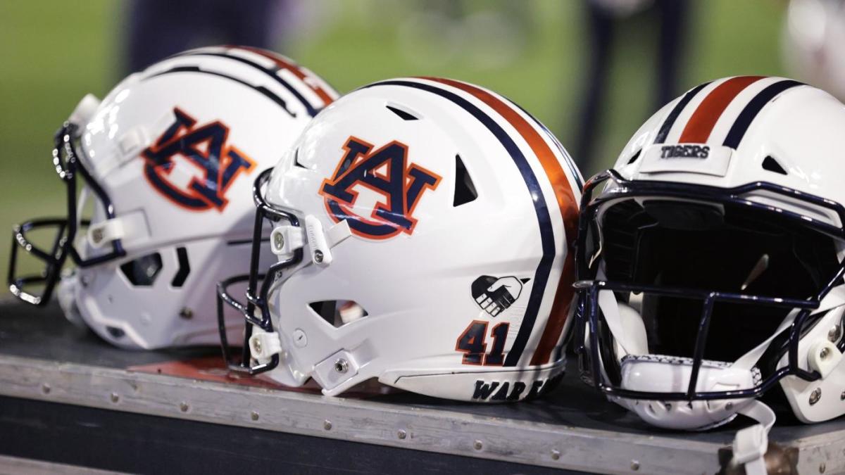 LOOK: Auburn spawns social media trend with Buc-ee’s football recruiting pitch