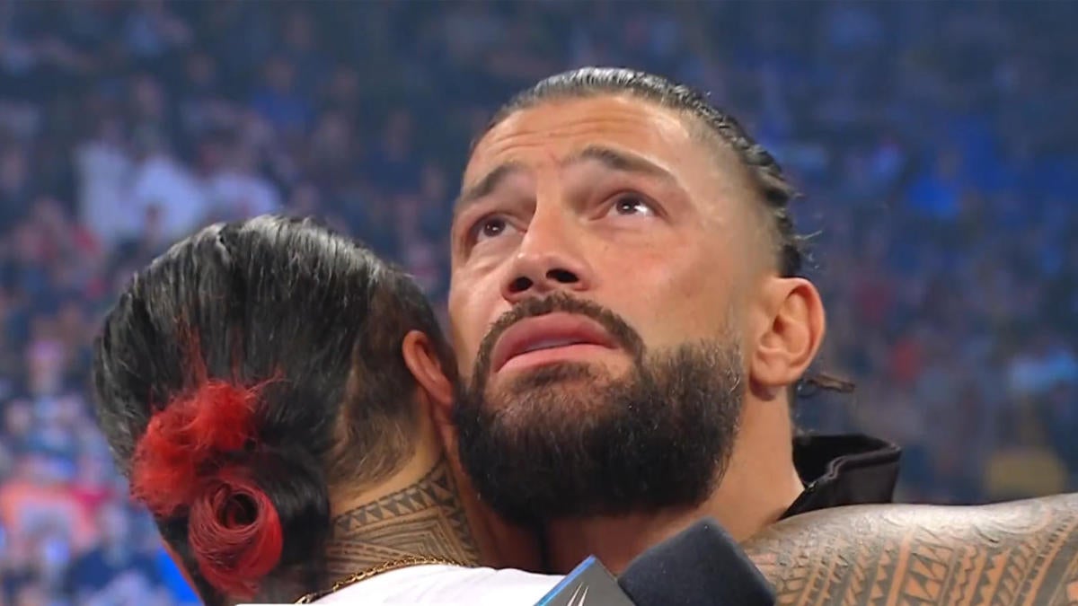 WWE SmackDown results, recap, grades: Roman Reigns unleashes Solo Sikoa on Jimmy Uso, new world title revealed