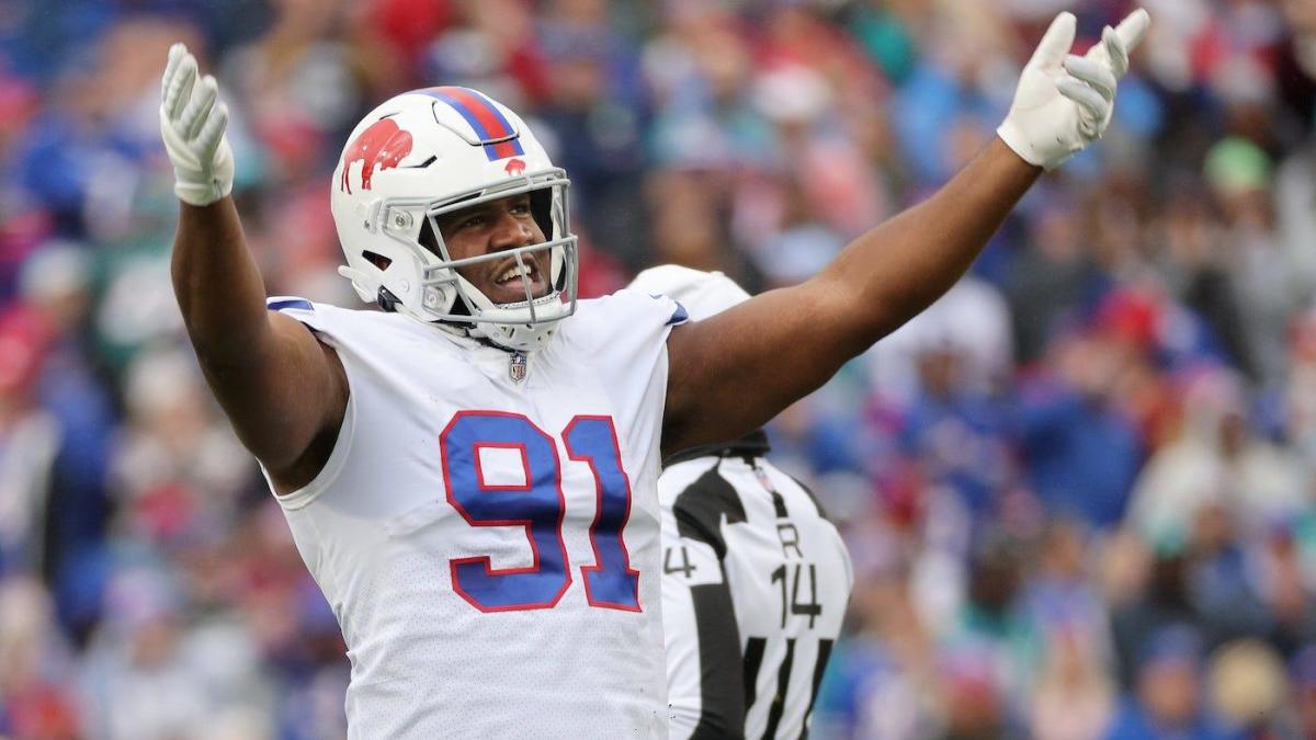 Buffalo Bills defensive tackle Ed Oliver (91) before playing