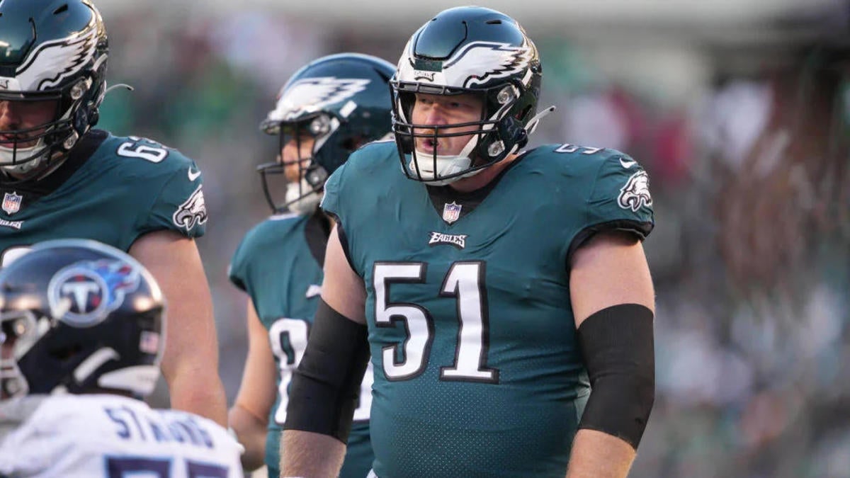 Cam Jurgens turns to former Eagles lineman to learn right guard, explains challenges of new position