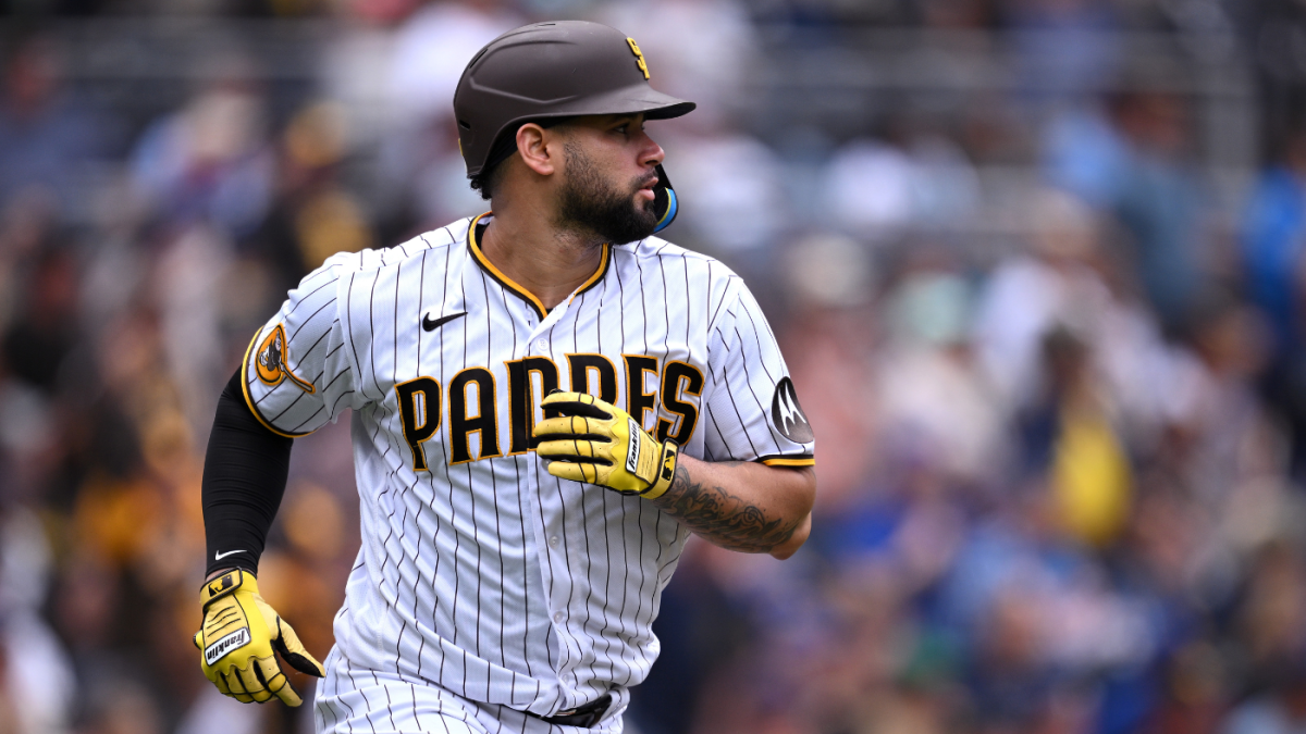 Gary Sánchez homers again as new Padres catcher goes deep for