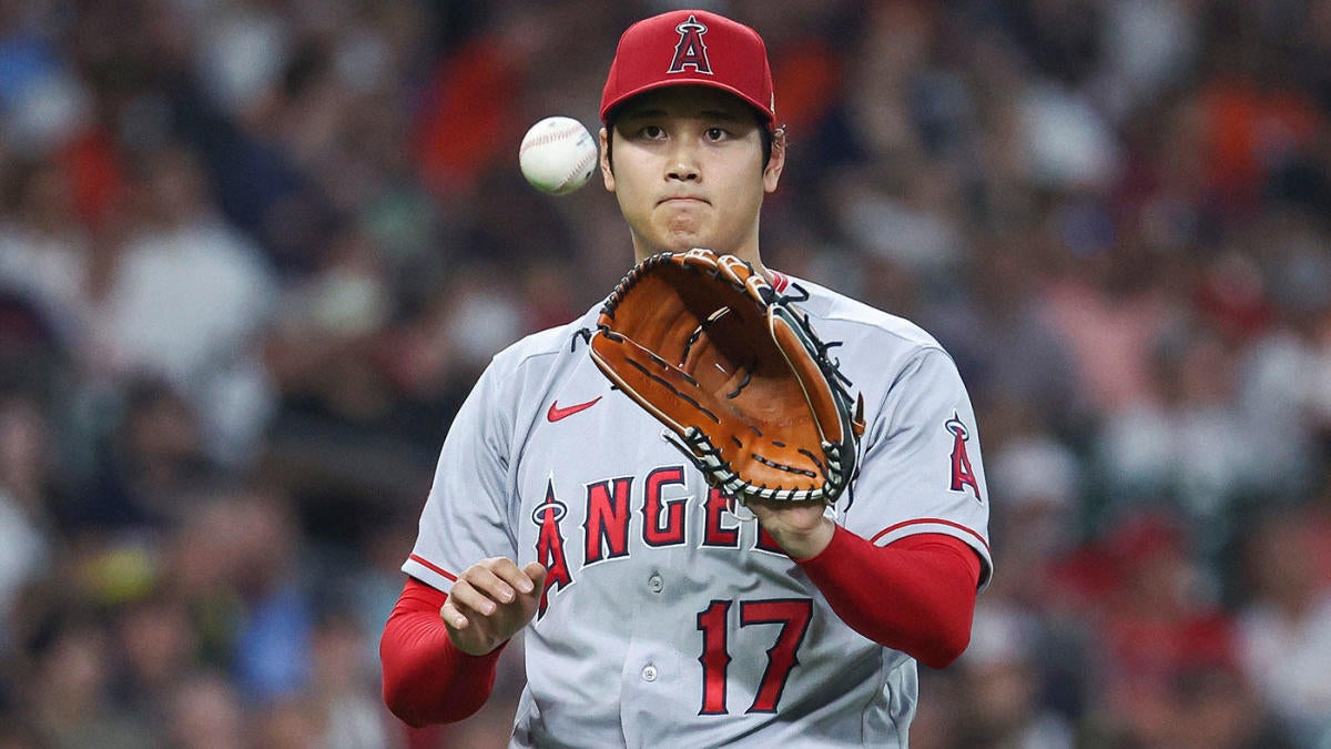 Baseball: Ohtani puts on show for his hero