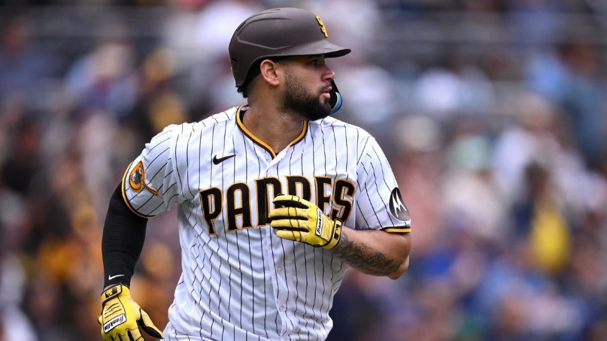 Padres' Gary Sánchez hits fifth home run in 10th game since joining San Diego