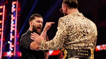 finn-balor-seth-rollins-wwe-raw.jpg