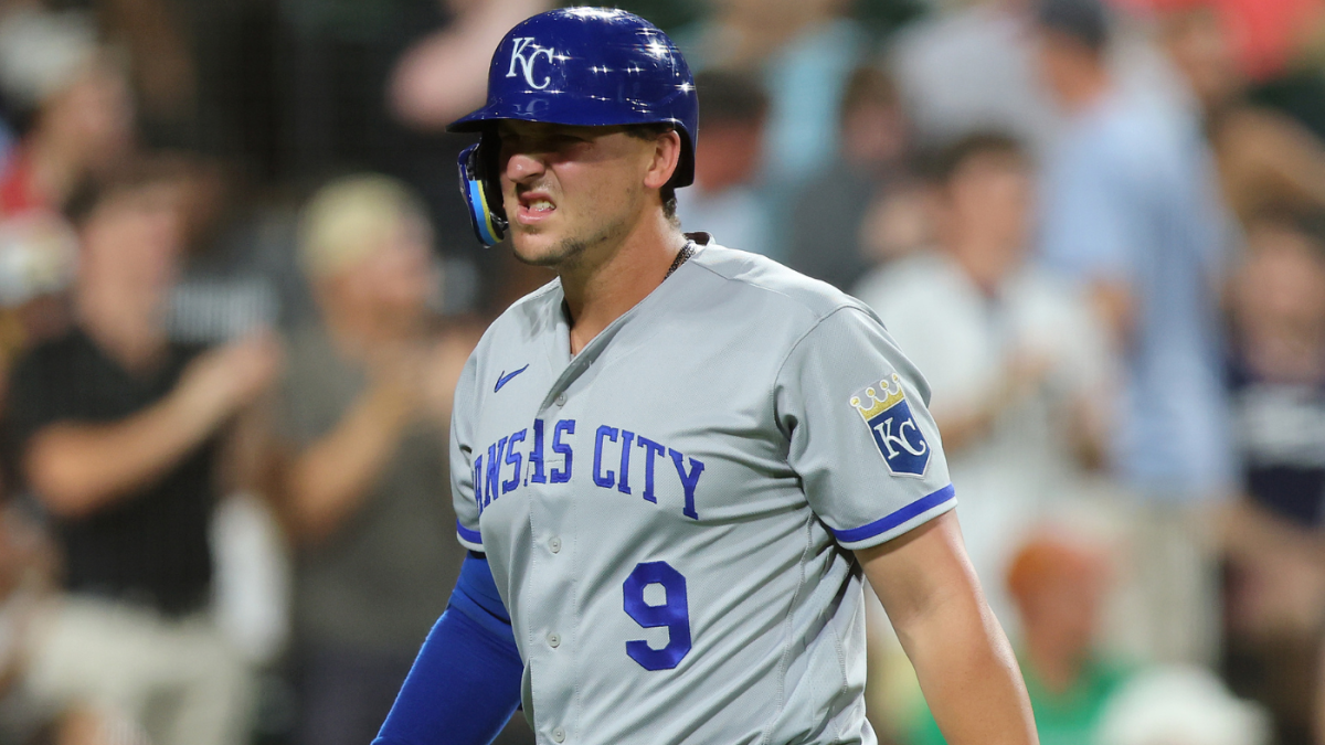 Royals' Vinnie Pasquantino done for the season with torn labrum in shoulder