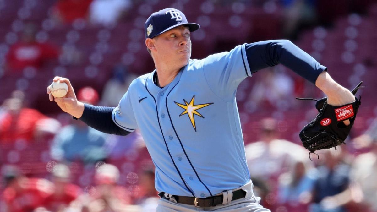 LOOK: Rays pitcher Pete Fairbanks gets black eye from dunking on 3