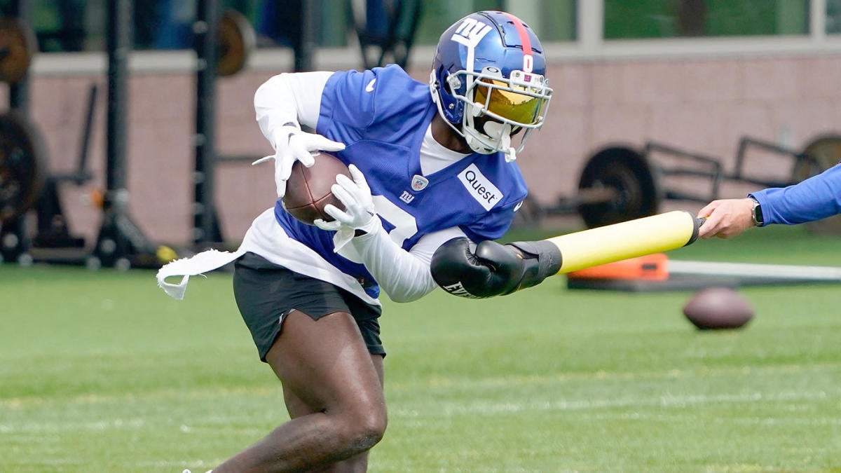 New Giants WR Parris Campbell works with RB unit in final minicamp session  as Saquon Barkley remains absent 