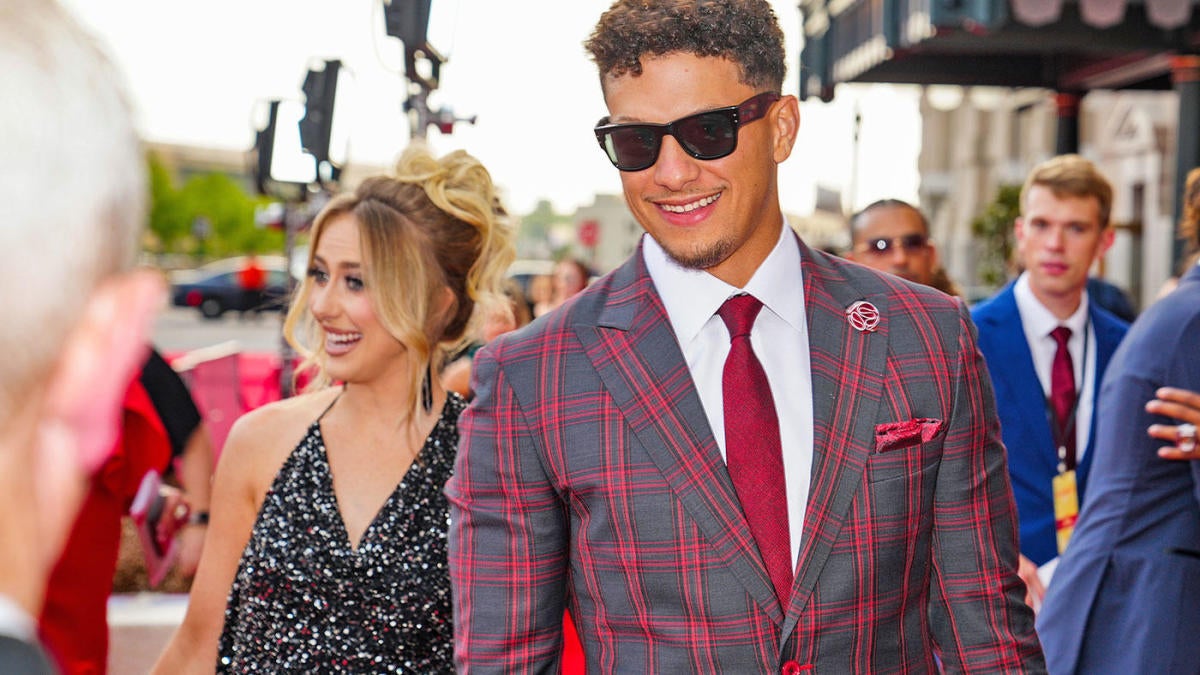 2023 Walter Payton NFL Man of the Year nominees: Chiefs' Patrick ...