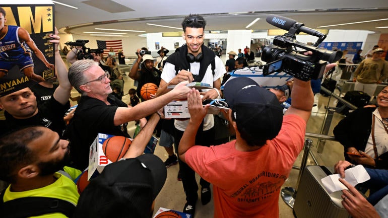 Victor Wembanyama Arrives at Newark Liberty International Airport