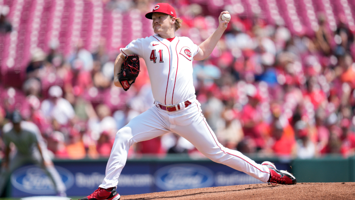 Rookie pitcher Andrew Abbott off to record start, helps Reds squeak past  Astros - The Boston Globe