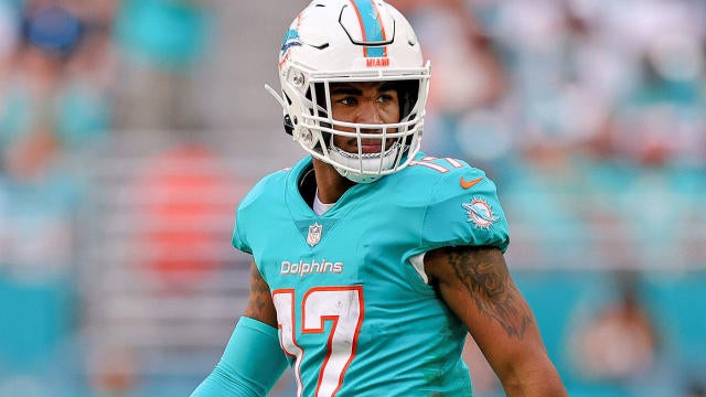 Dolphins WR Jaylen Waddle clears concussion protocol, Sports