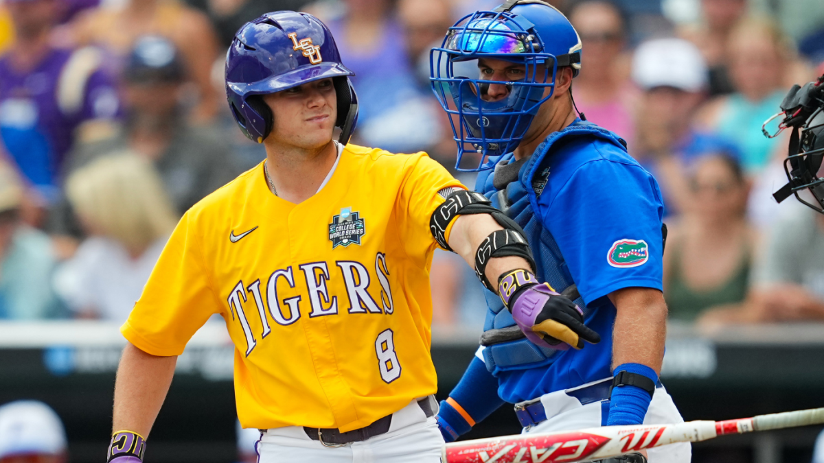 LSU baseball scores 10 runs in the 8th to complete NCAA regionals