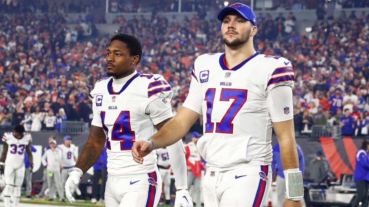 Stefon Diggs yells at Josh Allen on Bills sideline (video)