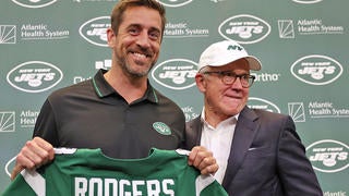 Jets' Aaron Rodgers soars to top of NFL's list of highest-selling