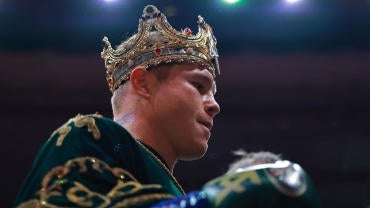 canelo-alvarez-crown.jpg
