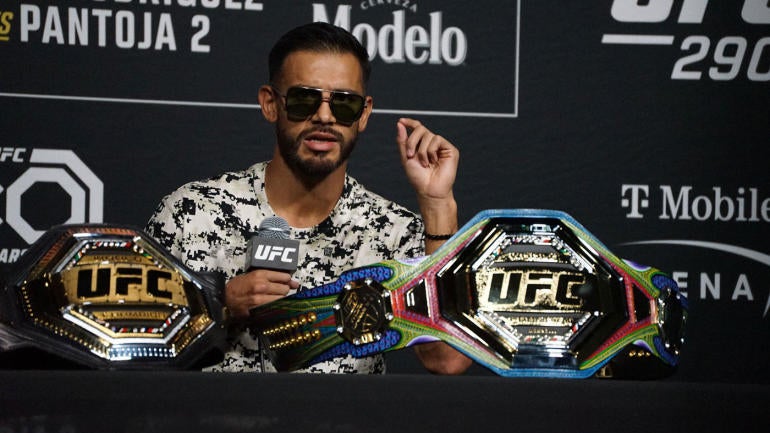 yair-rodriguez-belts.jpg
