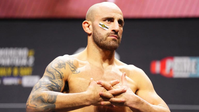 alex-volkanovski-weighin.jpg