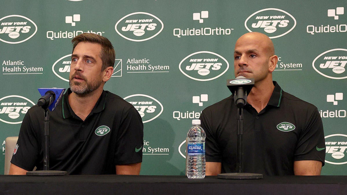 Aaron Rodgers makes Jets expectations clear at introduction