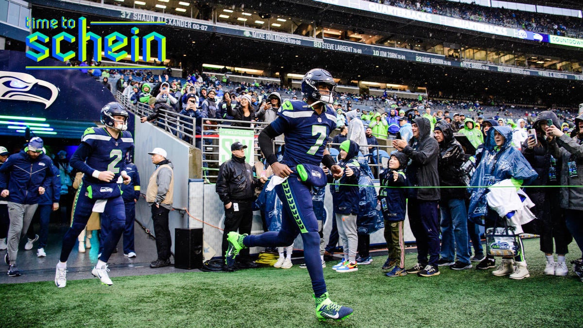 Seahawks fans celebrate, pick up Super Bowl championship gear