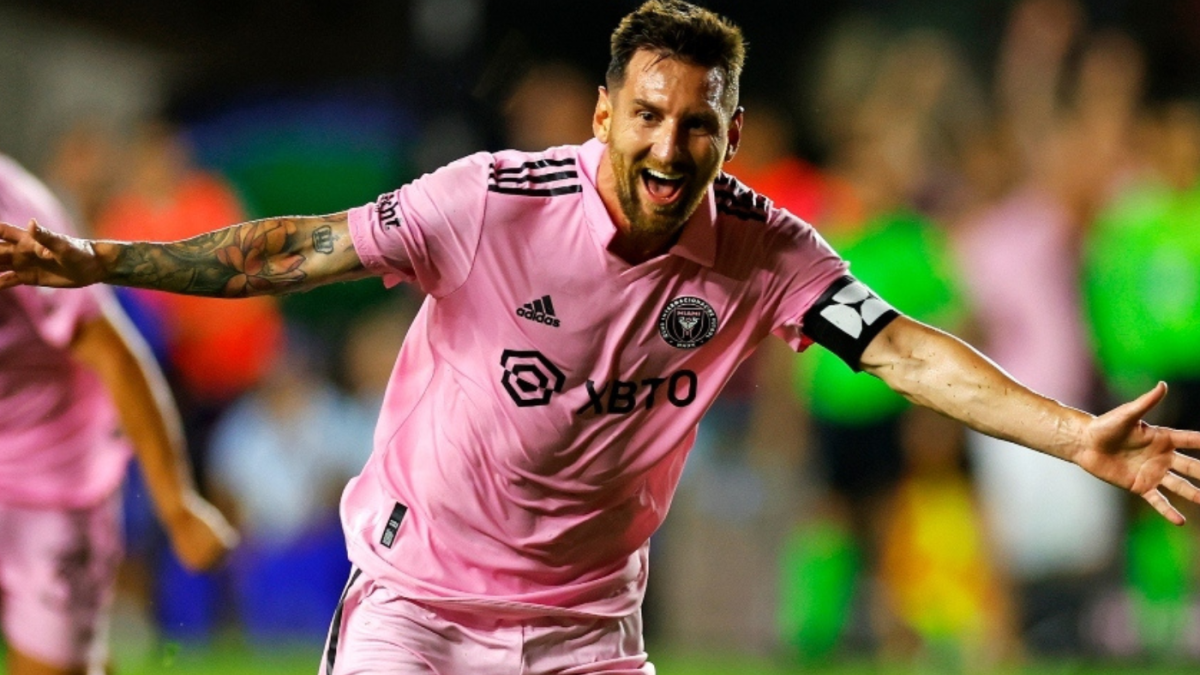 WATCH Lionel Messi scores ridiculous 94th-minute free kick goal in Inter Miami debut