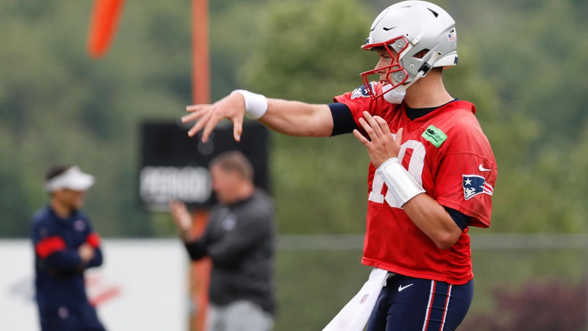 Patriots training camp Day 1: Mac Jones throws an INT, Hunter