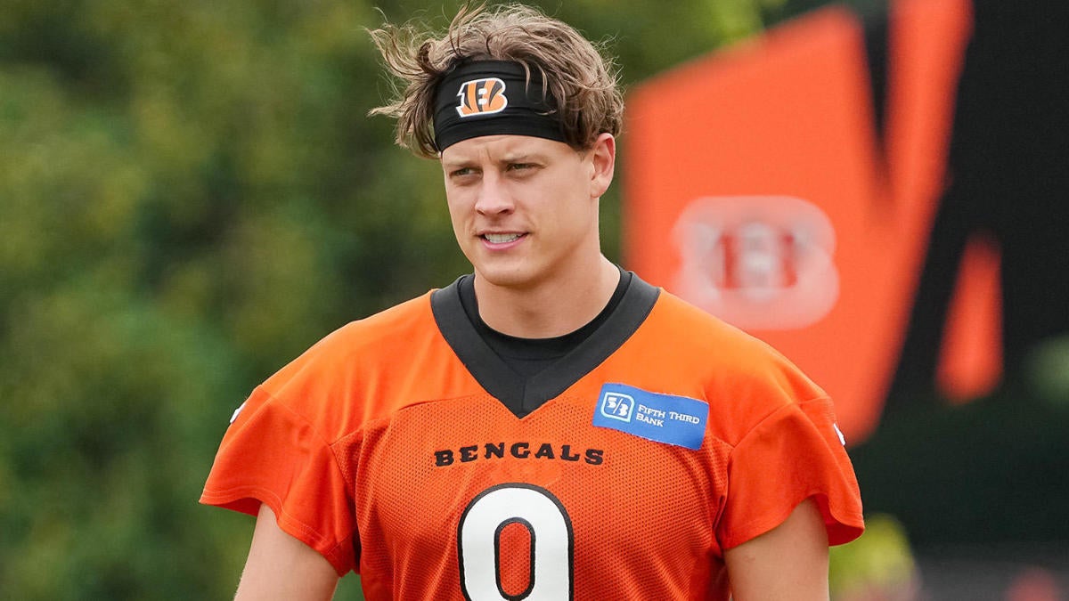 Joe Burrow Injury: Bengals Star Carted Off Field With Calf Strain; Ja ...