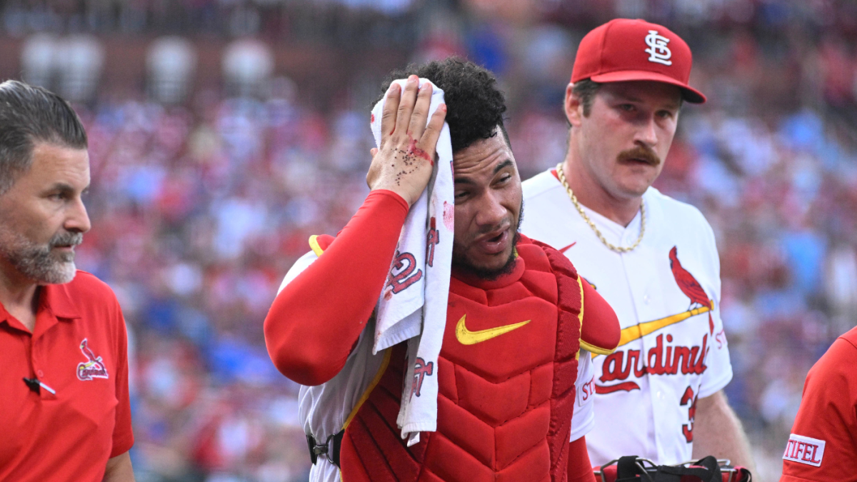 Cardinals' Willson Contreras Leaves Game With Scalp Laceration From ...