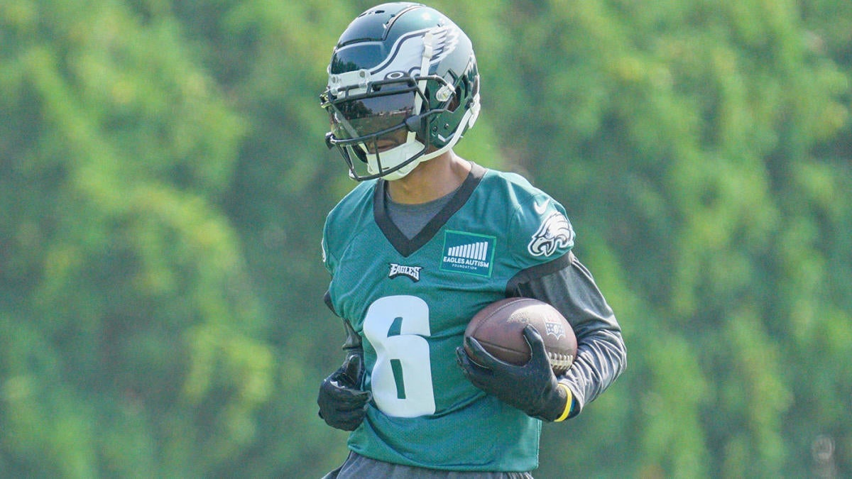 DeVonta Smith coming up 'big-time' for the Eagles 