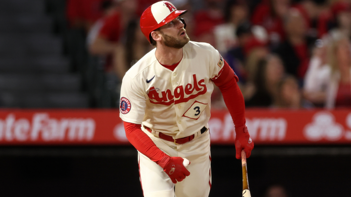 Angels' Taylor Ward out with multiple facial fractures – Orange County  Register