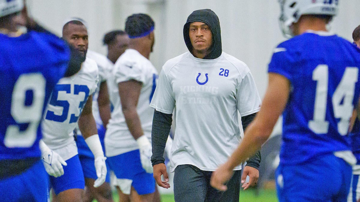 Colts running back Jonathan Taylor impacting team at camp despite