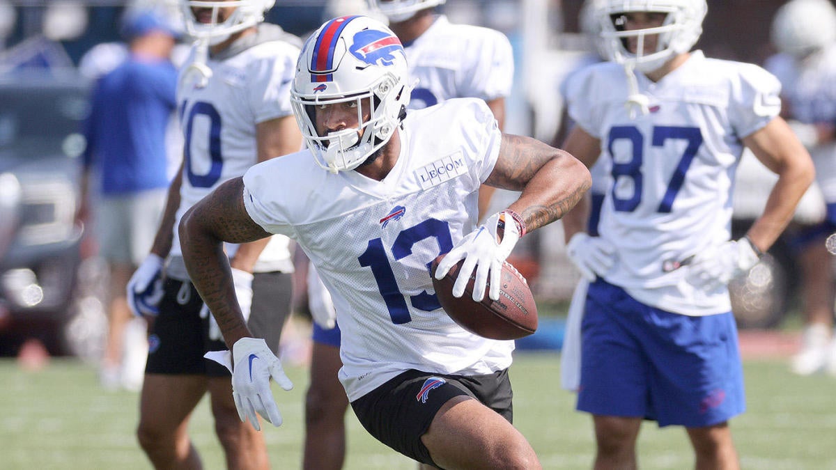 Bills' Stefon Diggs predicts 'breakout year' for teammate Gabe Davis, says  he'd be a WR1 'if I wasn't here' 