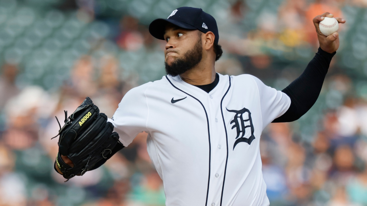 Detroit Tigers BYB Roundtable: Trade, keep or extend Eduardo