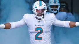 Bradley Chubb dos Dolphins em ação.