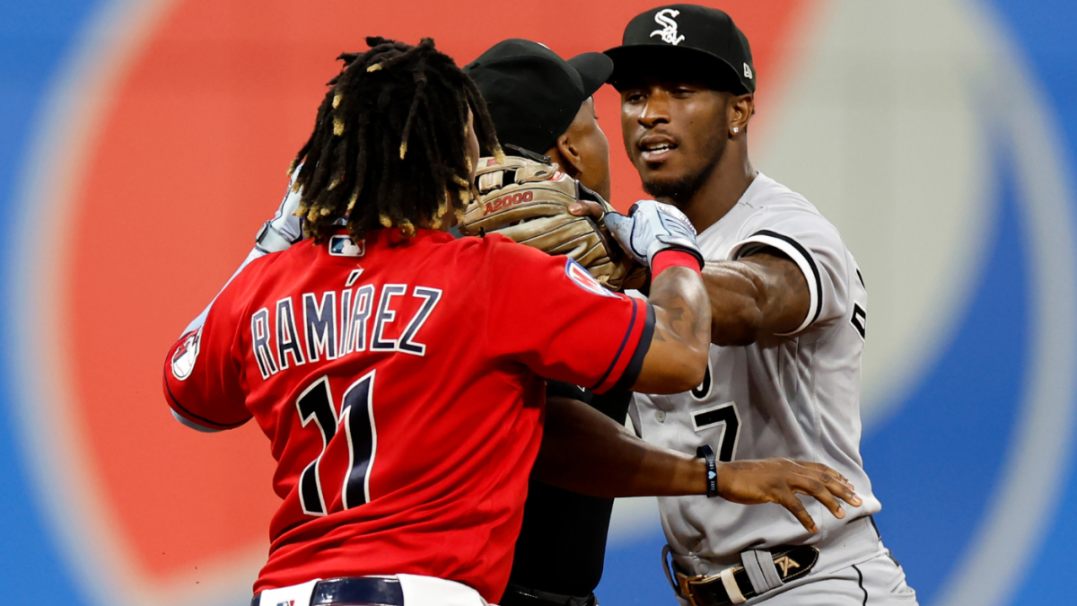White Sox's Tim Anderson, Guardians' Jose Ramirez ejected after throwing  punches in wild brawl