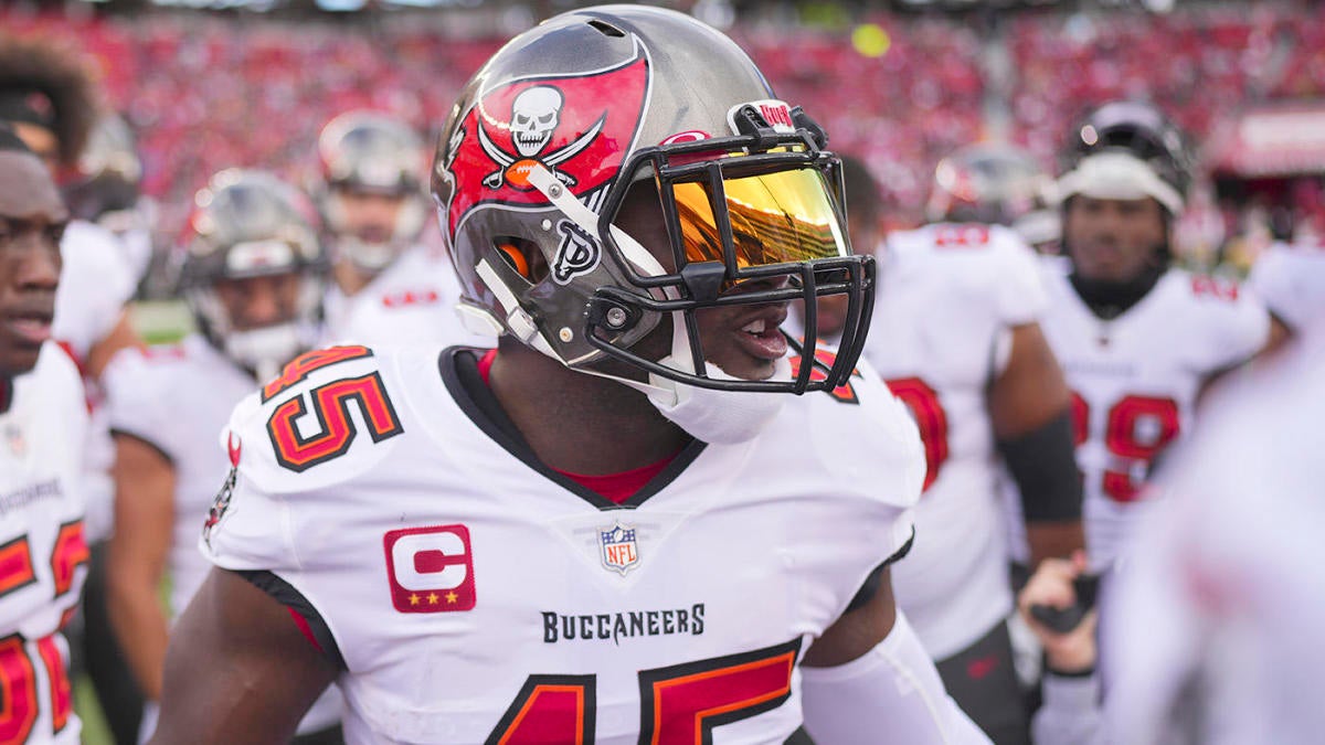 Bucs LB Devin White requests trade