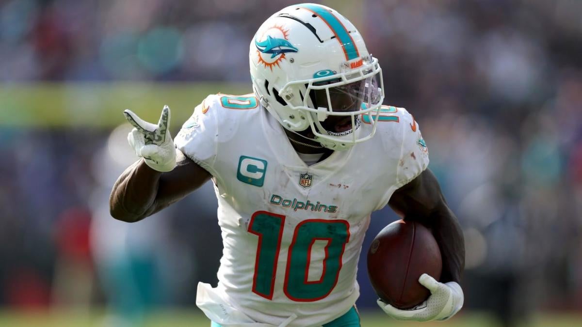 tyreek hill dolphins