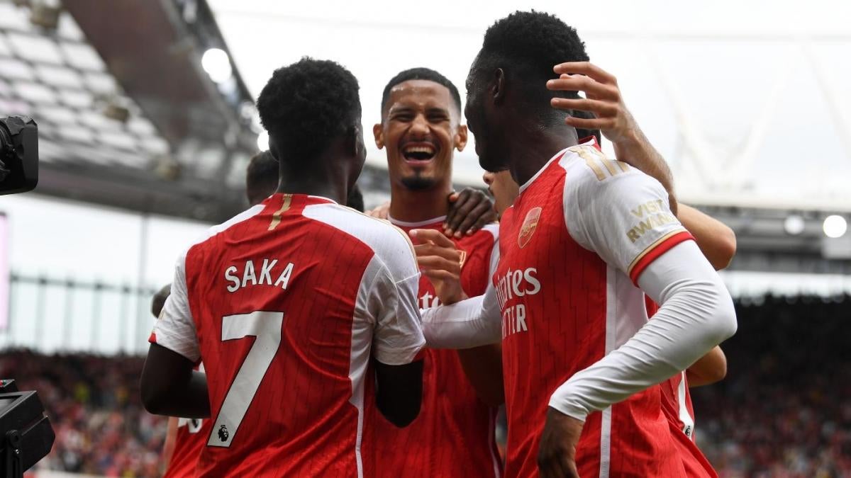 Arsenal begin Premier League title challenge with three points but