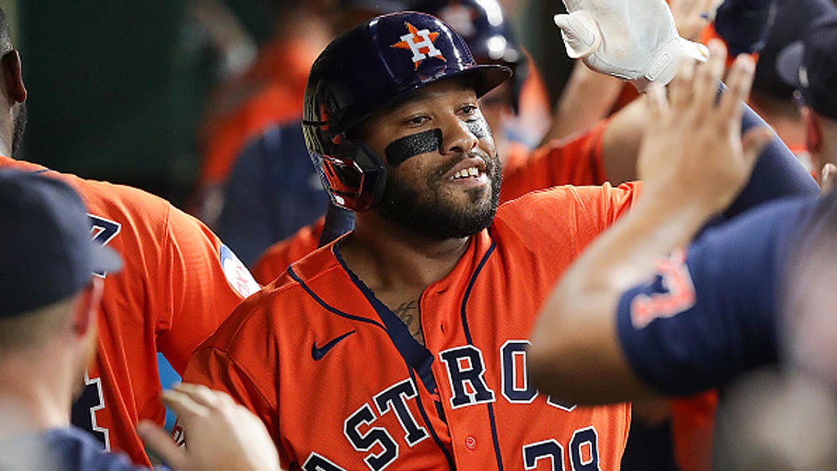 Singleton homers twice to lead Astros over Angels 11-3 - CBS Los