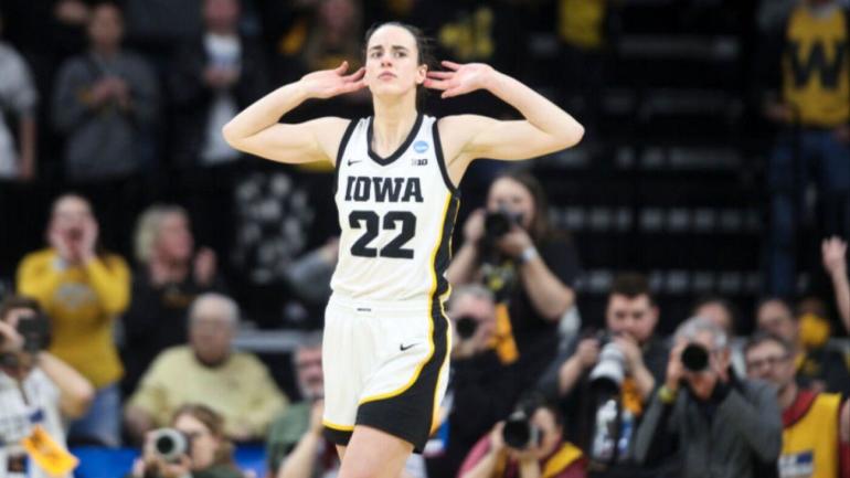 Iowa women's basketball sells out season tickets for the first time ...