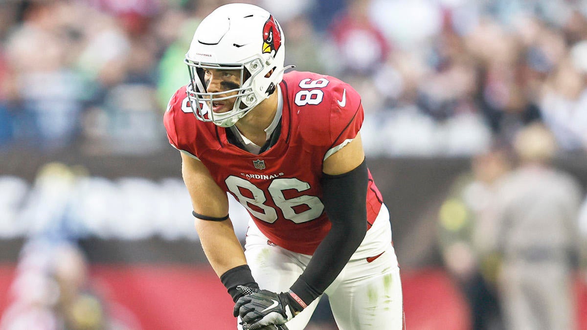 Zach Ertz injury update: Cardinals TE cleared for football activities, on track to play Week 1, per report Zach Ertz injury update: Cardinals TE cleared for football activities, on track to play Week 1, per report