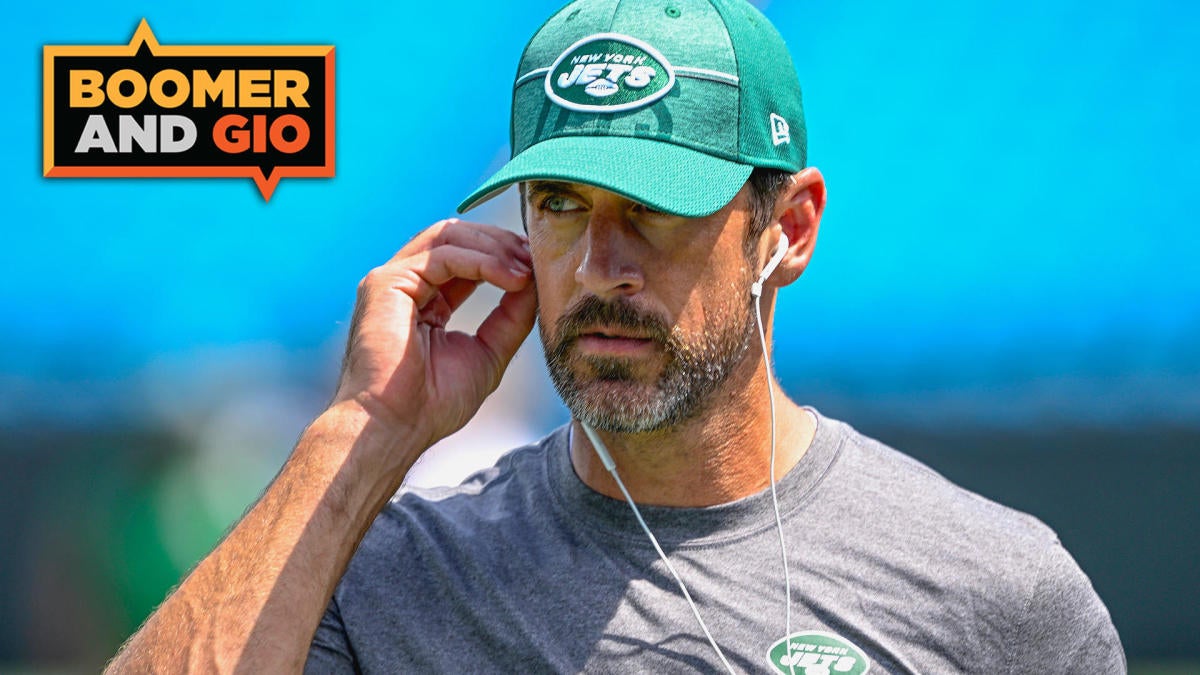 Boomer And Gio Aaron Rodgers Shares His Honest Thoughts On Hard Knocks