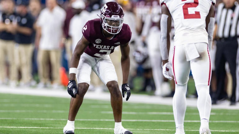 COLLEGE FOOTBALL: SEP 24 Southwest Classic - Arkansas v Texas A&M