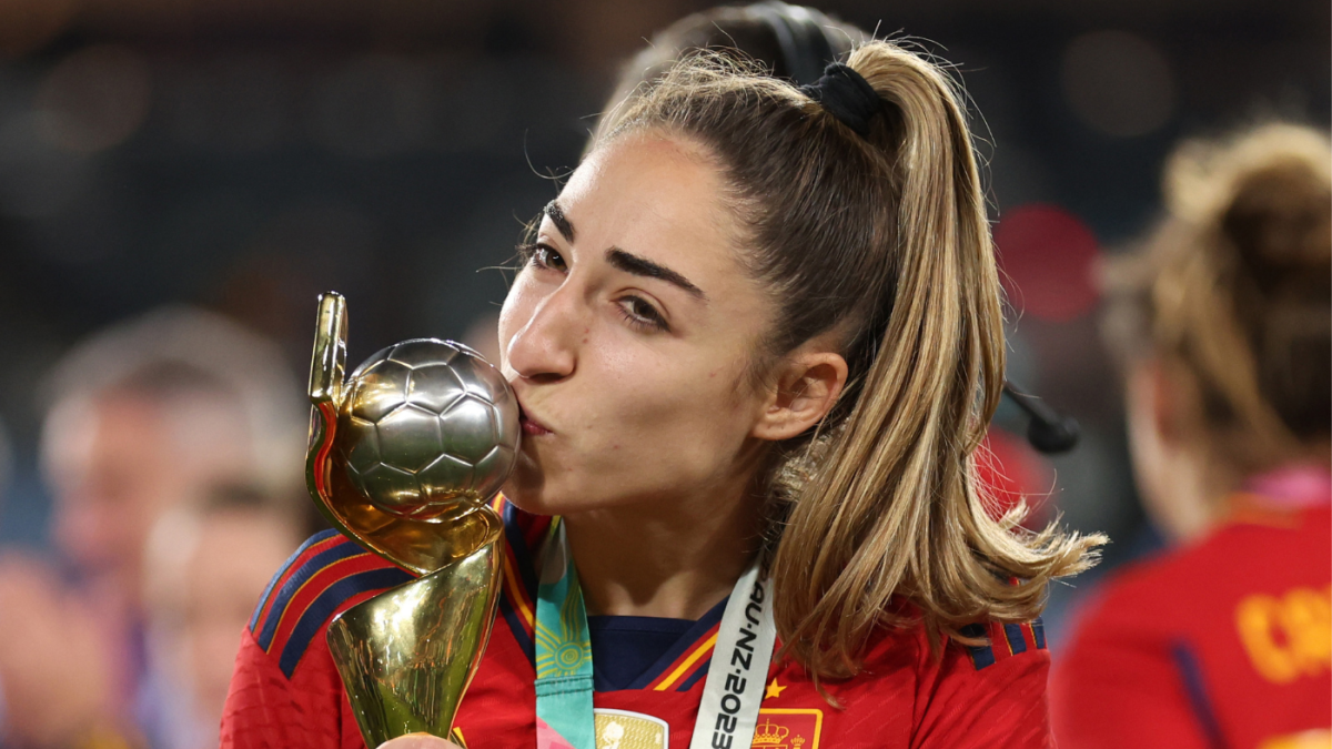 Spain's goal-scoring hero Olga Carmona learns of father's death after ...